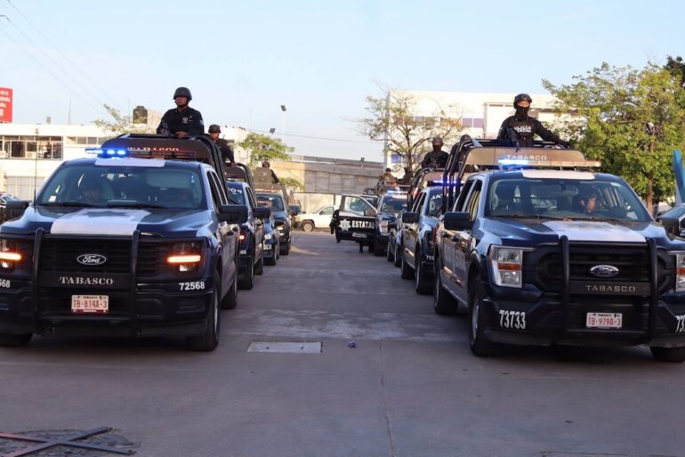 Elementos de la SSPC realizan el Operativo Reforzamiento de Centro con patrullajes preventivos y filtros de revisión en el municipio de Centro, Tabasco.