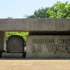 Cabeza colosal olmeca en el Parque Museo La Venta, principal símbolo cultural de Tabasco y patrimonio arqueológico de México.