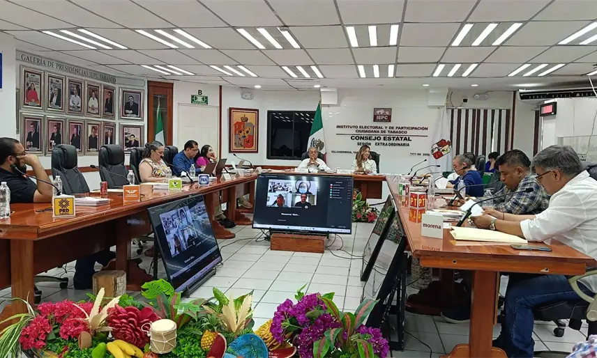 Sesión del Consejo Estatal del IEPCT durante discusión sobre registro de partidos locales en Tabasco.