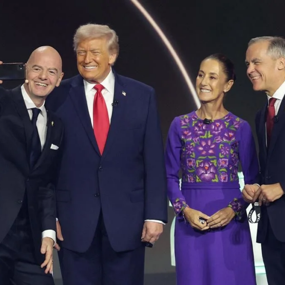 Selfie de Gianni Infantino, Donald Trump, Claudia Sheinbaum y Mark Carney previo a la final del Mundial