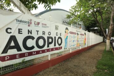 Lona del centro de acopio permanente del DIF Tabasco para apoyo a Venezuela