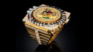 Anillo Freedom 250 de oro con 321 diamantes elaborado para Donald Trump