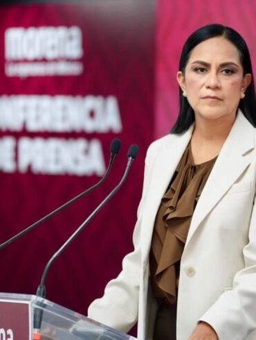 Ariadna Montiel durante una conferencia de prensa de la dirigencia nacional de Morena