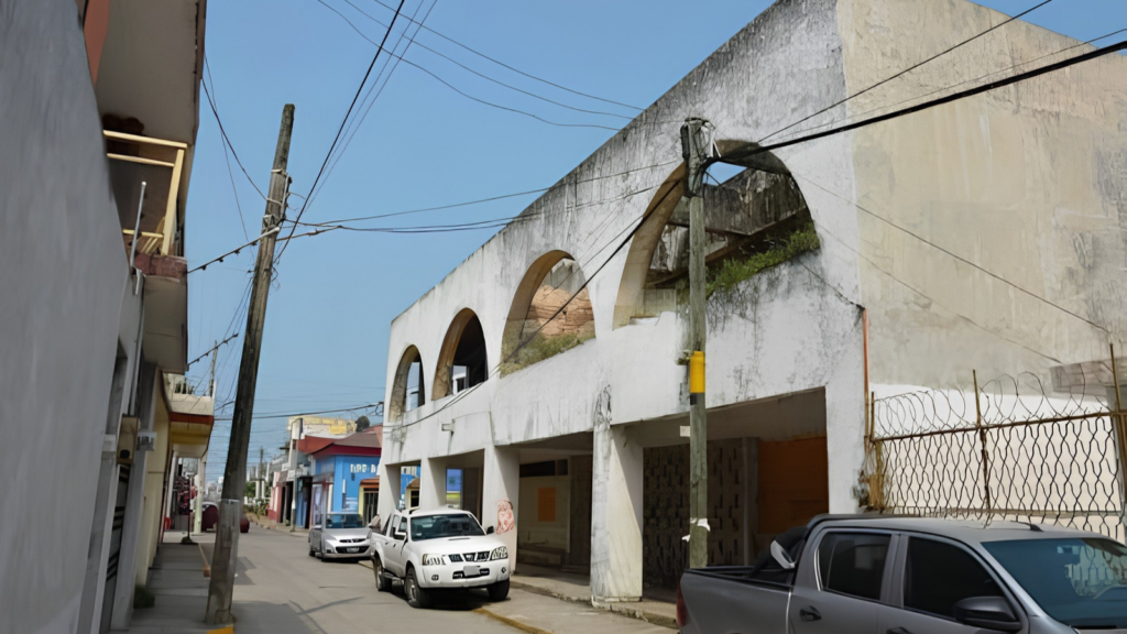 Fachada de las instalaciones del Ayuntamiento de Paraíso, Tabasco