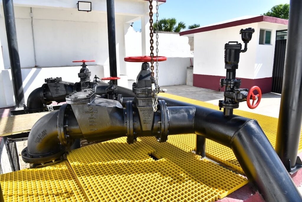 Motores y tubería nueva instalados en el cárcamo de bombeo Cuauhtémoc, en Frontera, Centla