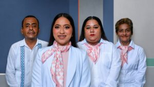 María Eliza Hernández Flores al centro, acompañada por los otros tres regidores del Ayuntamiento de Paraíso.