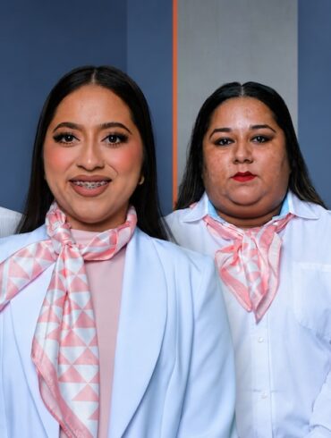 María Eliza Hernández Flores al centro, acompañada por los otros tres regidores del Ayuntamiento de Paraíso.