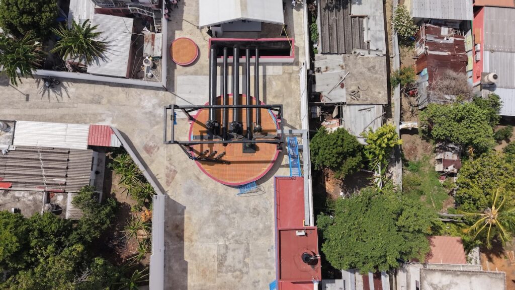 Vista aérea del cárcamo de bombeo rehabilitado en la colonia Vicente Guerrero, en Frontera, Centla
