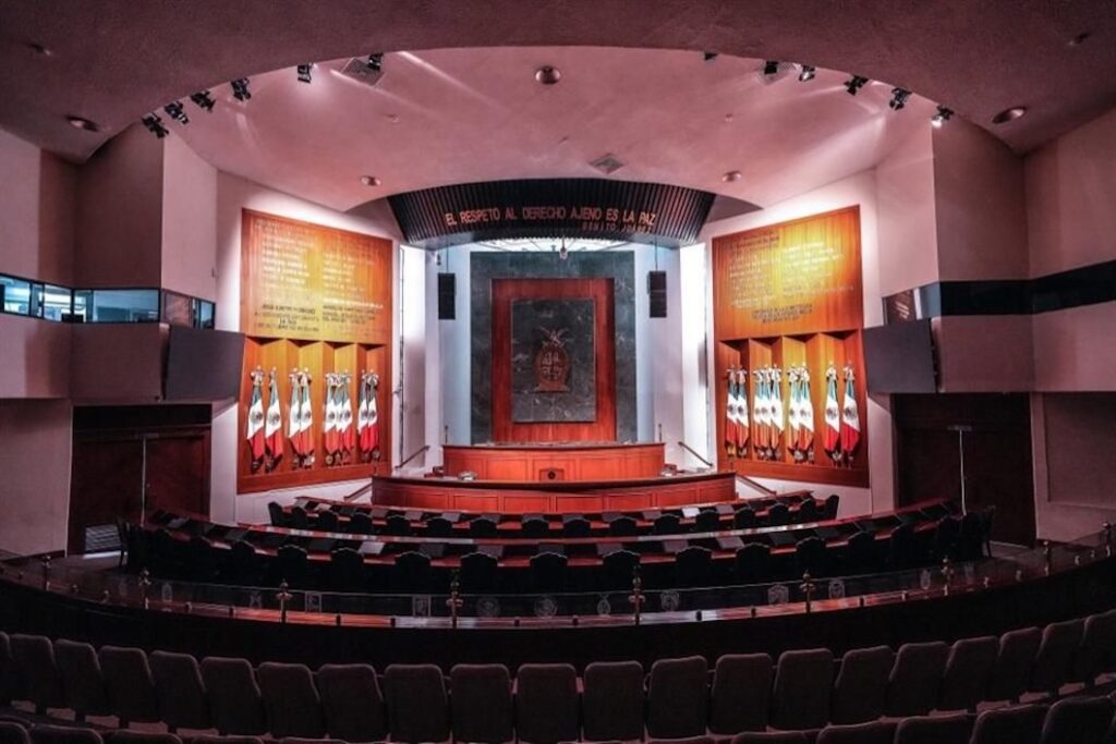 Sala de plenos del Congreso del Estado de Sinaloa, donde se define el trámite de la licencia de Rocha Moya