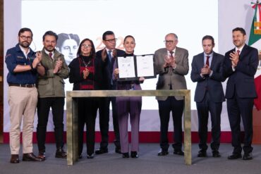Claudia Sheinbaum durante la presentación del Servicio Universal de Salud y los nuevos consultorios de atención primaria