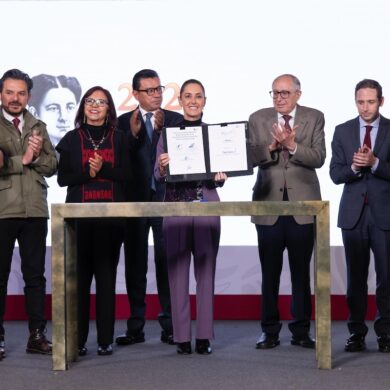 Claudia Sheinbaum durante la presentación del Servicio Universal de Salud y los nuevos consultorios de atención primaria