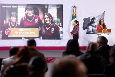 Claudia Sheinbaum anuncia consulta sobre celulares en escuelas y ampliación de lugares de bachillerato