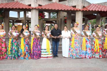 Aspirantes a la Flor del Maíz 2026 durante la develación fotográfica en Nacajuca, Tabasco
