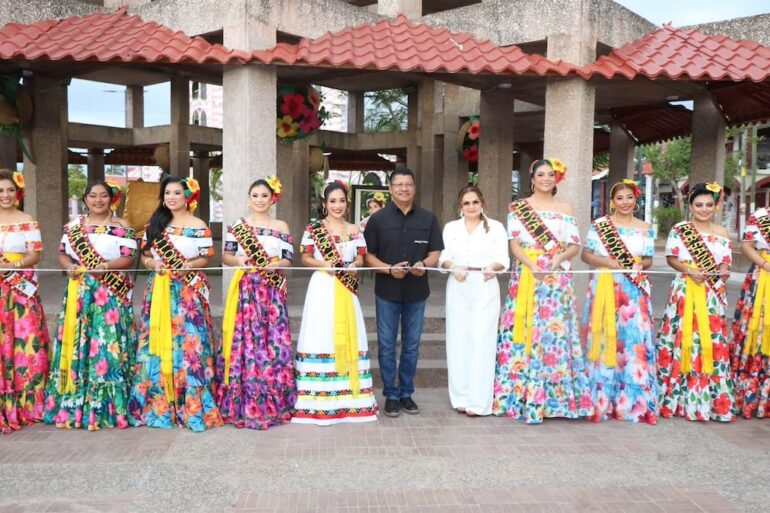 Aspirantes a la Flor del Maíz 2026 durante la develación fotográfica en Nacajuca, Tabasco