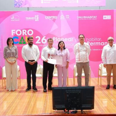Yolanda Osuna Huerta durante la clausura del Foro Centro y Agenda Urbana CAU 2026 en Villahermosa