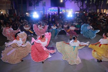 Encuentro Kinela Tenxin con danzas y expresiones culturales de pueblos indígenas de Tabasco en Villahermosa