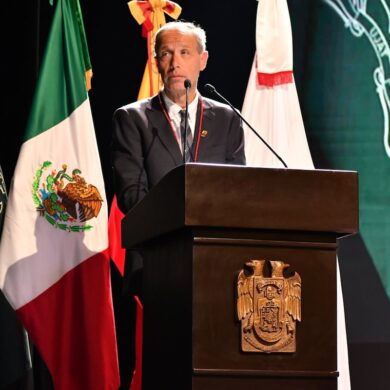 Francesc Torralba durante una conferencia en la Universidad Juárez Autónoma de Tabasco