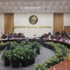 Consejo General del INE durante una sesión con representantes de los partidos políticos