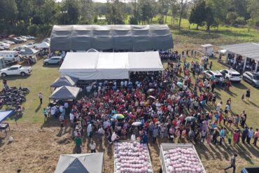 Vista aérea de la Jornada de Atención en Cárdenas, Tabasco, con cientos de asistentes