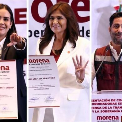 Rosa María Bayardo, Nora Ruvalcaba y Pablo Gutiérrez muestran sus nombramientos como coordinadores de Morena