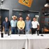 Integrantes del comité organizador y funcionarios estatales posan junto al banner de la Muestra Mexicana del Cebú 2026