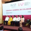 Juan Molina Becerra durante la firma del convenio de profesionalización entre el IAP Tabasco y el INAP