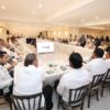 Mesa de trabajo con empresarios y funcionarios de Tabasco durante la presentación de resultados de gobierno