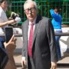 Rubén Rocha Moya camina hacia el Palacio de Gobierno de Culiacán tras reasumir el cargo de gobernador