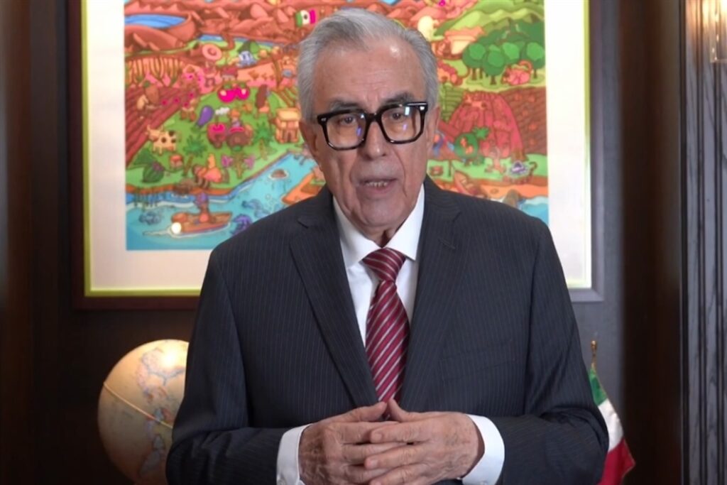 Rubén Rocha Moya ofrece un mensaje a la ciudadanía de Sinaloa desde el despacho del Palacio de Gobierno