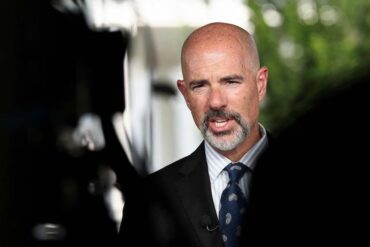 Terry Cole, director de la DEA, habla ante medios sobre la protección oficial al CJNG