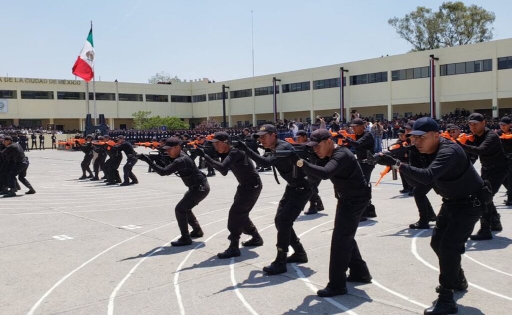 Policías realizan entrenamiento táctico en la Universidad de la Policía de Ciudad de México