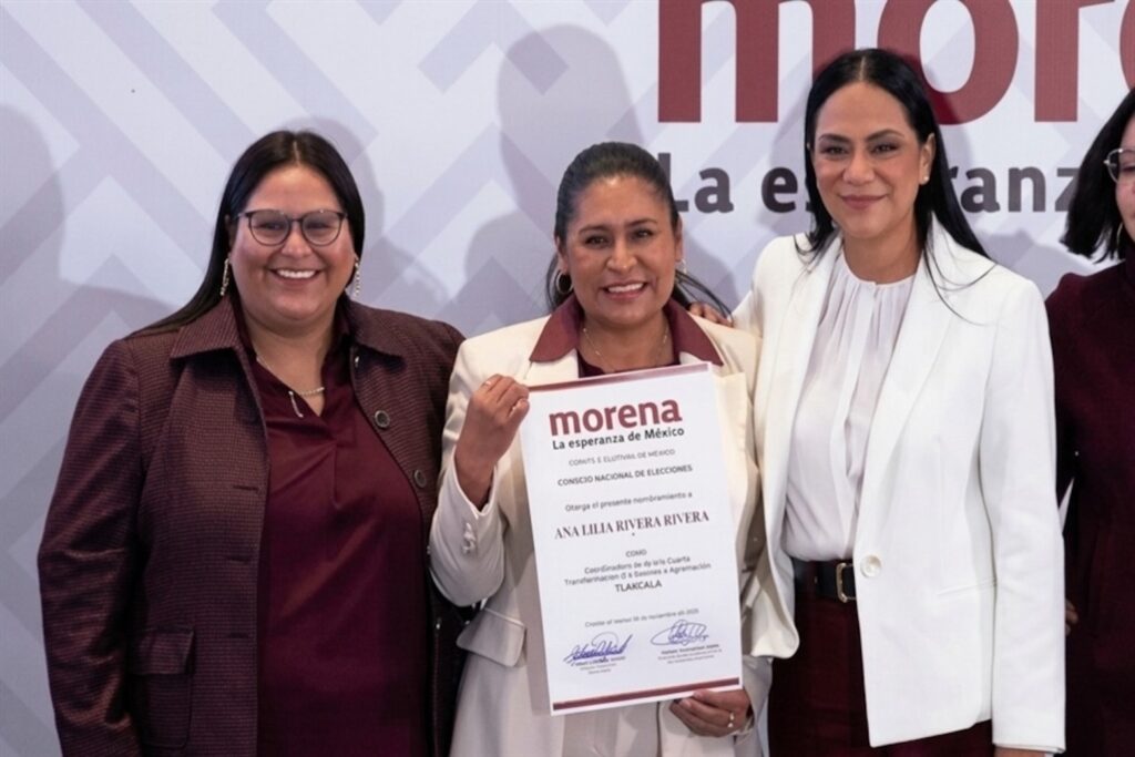 Ana Lilia Rivera recibe la constancia de Morena como coordinadora en Tlaxcala rumbo a la elección de gobernador de 2027.