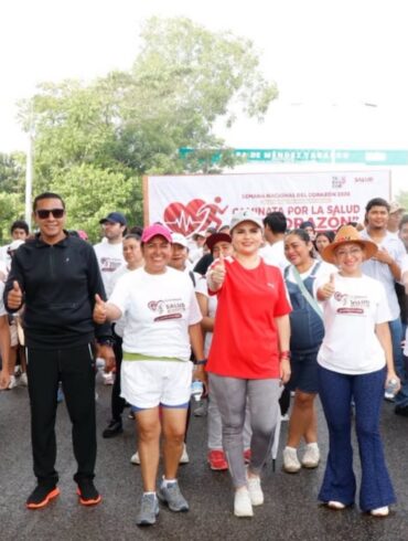 Juan Luis Pérez Isidro encabeza la Caminata por la Salud en Nacajuca durante la Semana Nacional del Corazón 2026