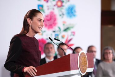 Claudia Sheinbaum durante conferencia en Palacio Nacional sobre el Paquete Económico 2027