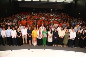 Estudiantes, especialistas y representantes empresariales durante GLOBAL SHIFT 2026, Primer Congreso Universitario de Comercio Exterior