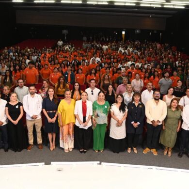 Estudiantes, especialistas y representantes empresariales durante GLOBAL SHIFT 2026, Primer Congreso Universitario de Comercio Exterior