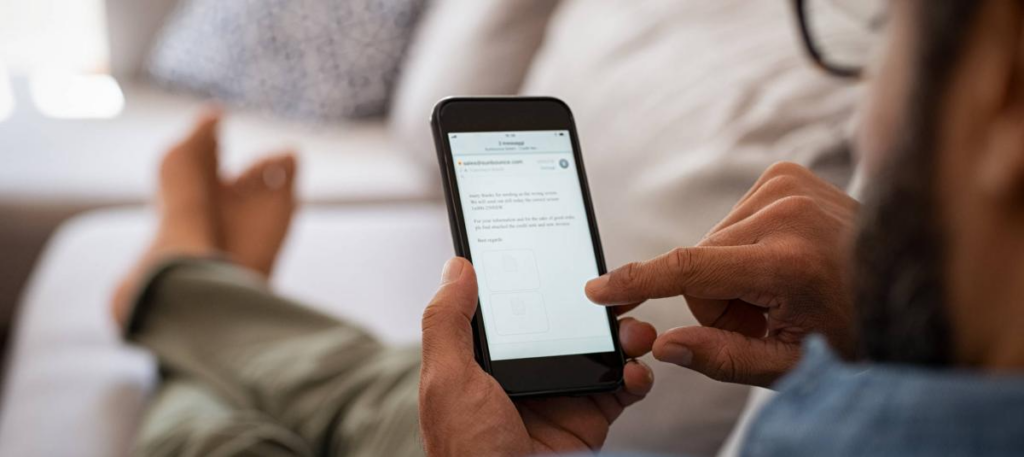Uso de redes sociales y dispositivos móviles en un contexto de información política rumbo a la elección de 2027.