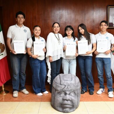 Estudiantes de la UTTAB seleccionados para el Programa de Movilidad a Italia 2026 durante un encuentro en Tabasco