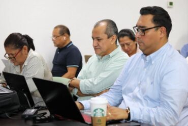 Servidores públicos participan en capacitación sobre inteligencia artificial generativa en el IAP Tabasco