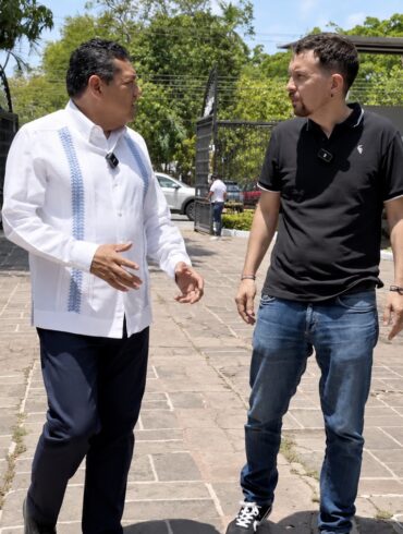 Javier May, a vueltas por su historia y el presente de Tabasco