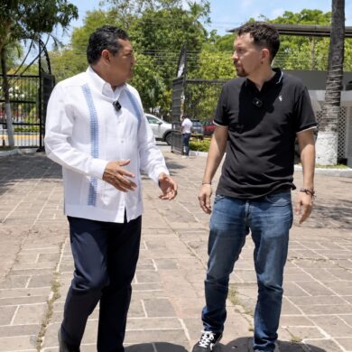 Javier May, a vueltas por su historia y el presente de Tabasco