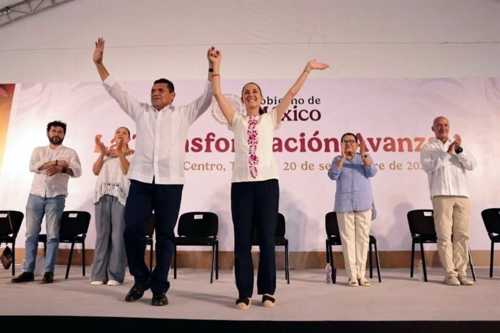 Javier May Rodríguez y Claudia Sheinbaum Pardo durante la gira "La Transformación Avanza" en Villahermosa