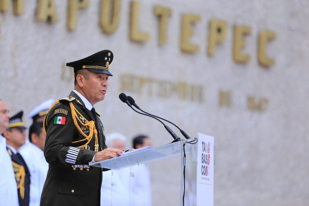 Jesús Alejandro Adame Cabrera durante discurso por los Niños Héroes en Tabasco