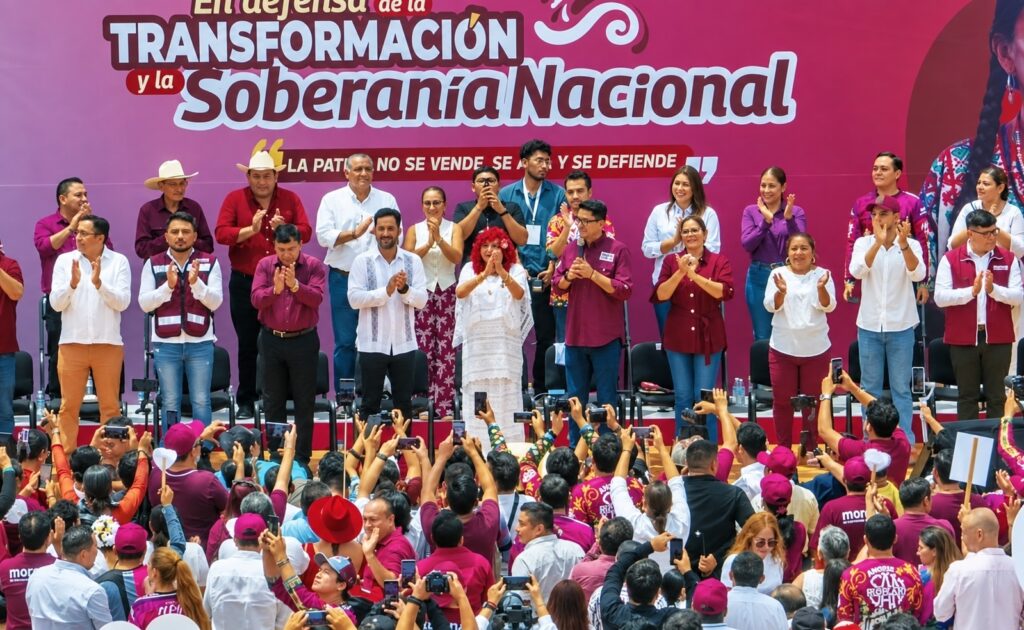 Acto político de unidad en Campeche con una mandataria estatal y el perfil promovido por Morena rumbo a la sucesión de 2027.