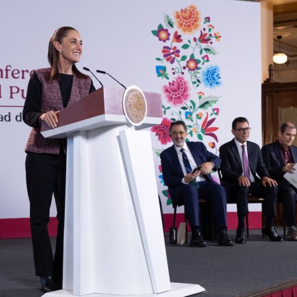 Claudia Sheinbaum durante la conferencia matutina sobre los Programas para el Bienestar en México