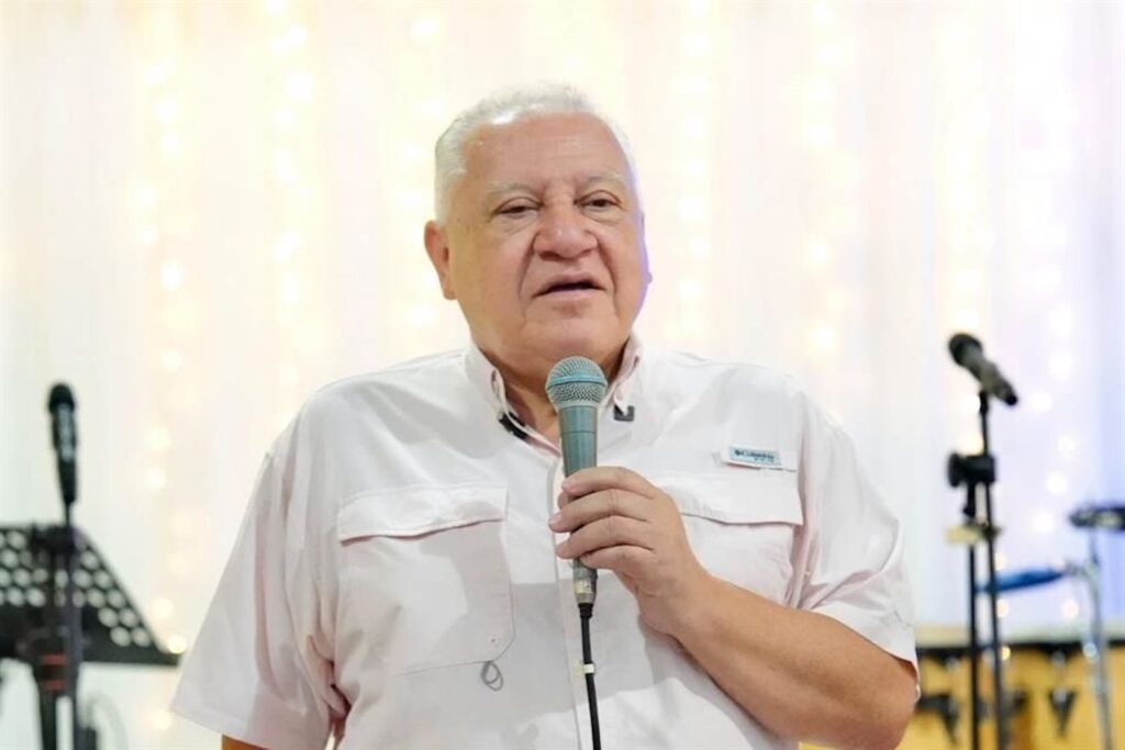 Rafael Marín durante un encuentro político de Morena en Quintana Roo