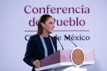 Claudia Sheinbaum anuncia nuevas reglas para el uso de celulares en escuelas de México