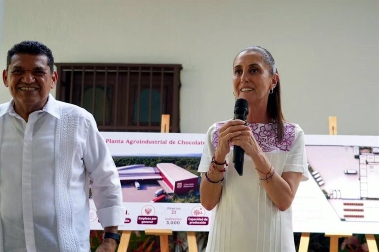 Claudia Sheinbaum presenta la maqueta de la Planta Agroindustrial de Chocolate Bienestar en Comalcalco