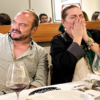 Guadalupe Taddei y el empresario José Alfredo Hernández Casillas comparten una reunión en un restaurante.