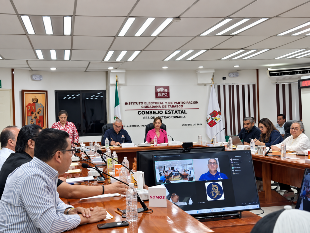 sesion-iepct-consejeros-pantallas-sala-consejo
